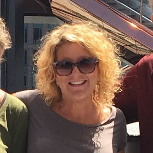 Meet your Posher, Laurie